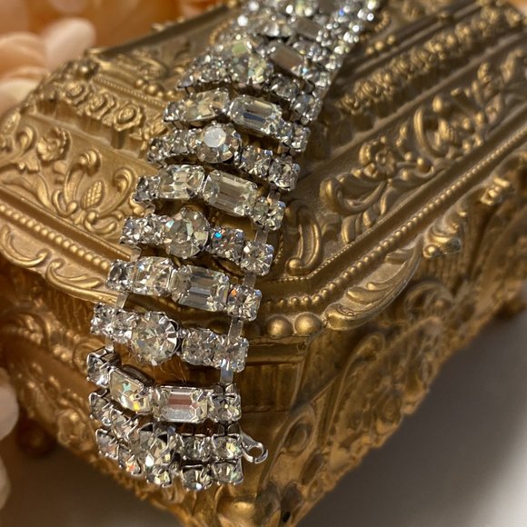 Kramer of NY Jewelry - KRAMER OF NEW YORK RHINESTONE BRACELET
